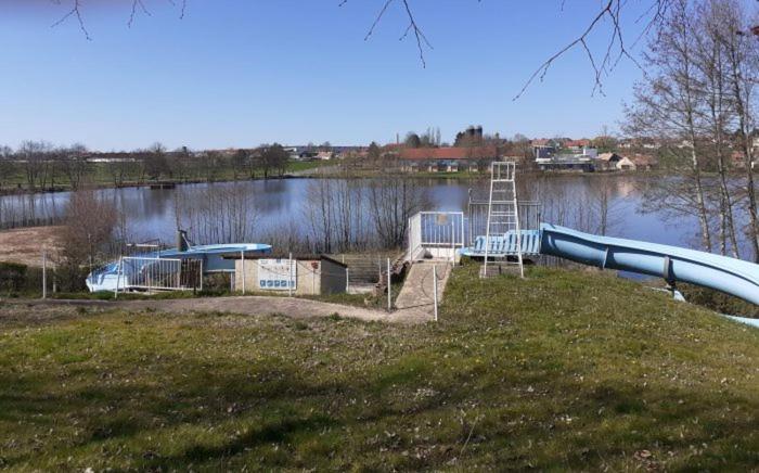 Studios Etape Du Lac Bourbon-Lancy Exterior photo